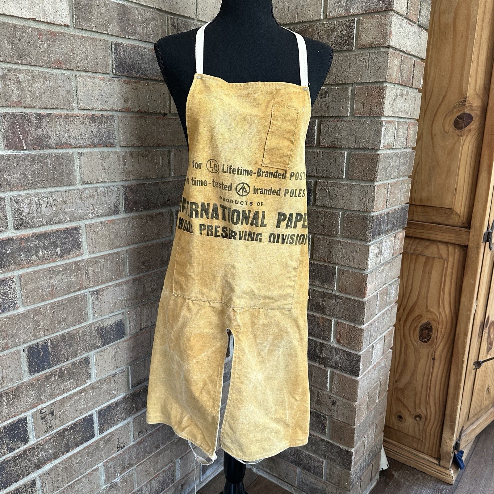 Vintage 1940s International Paper Wood Preserving Division Canvas Apron C826 Vintage 1940s International Paper Wood Preserving Division Canvas Apron C826