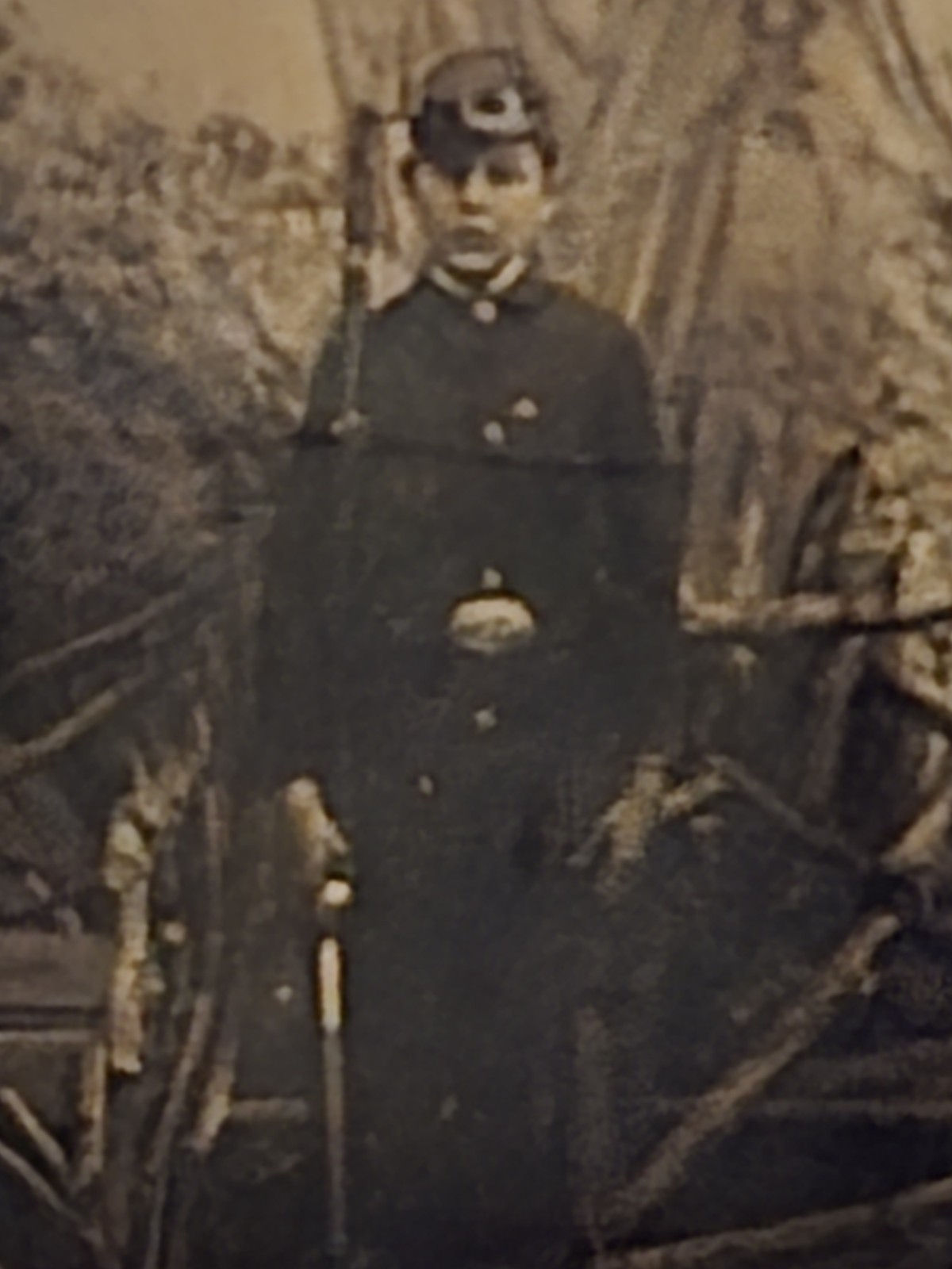Loose 1/6 Plate Size Tintype - Civil War Soldier Boy - W/ Gun Armed - US buckle Loose 1/6 Plate Size Tintype - Civil War Soldier Boy - W/ Gun Armed - US buckle