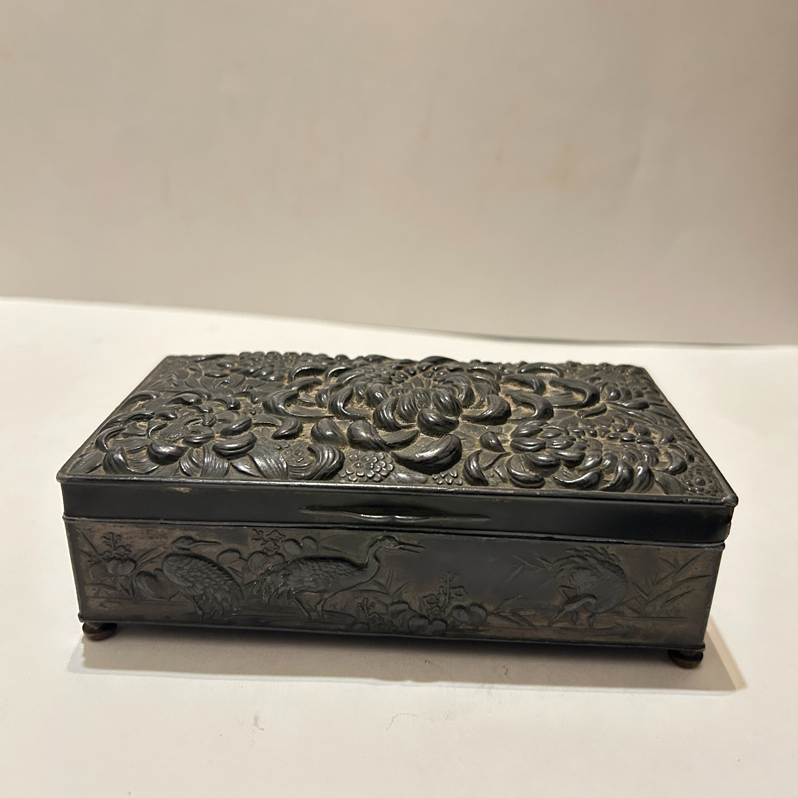 Vtg Metal Lidded Trinket Box Crane Repousse Art Nouveau Asian Silver Plated Vtg Metal Lidded Trinket Box Crane Repousse Art Nouveau Asian Silver Plated