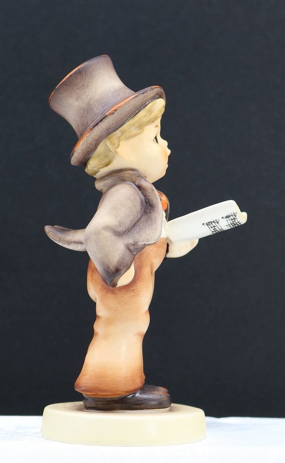 Goebel M.I. Hummel Figurine #131 “Street Singer” TMK6, 5.25" tall Germany Goebel M.I. Hummel Figurine #131 “Street Singer” TMK6, 5.25" tall Germany