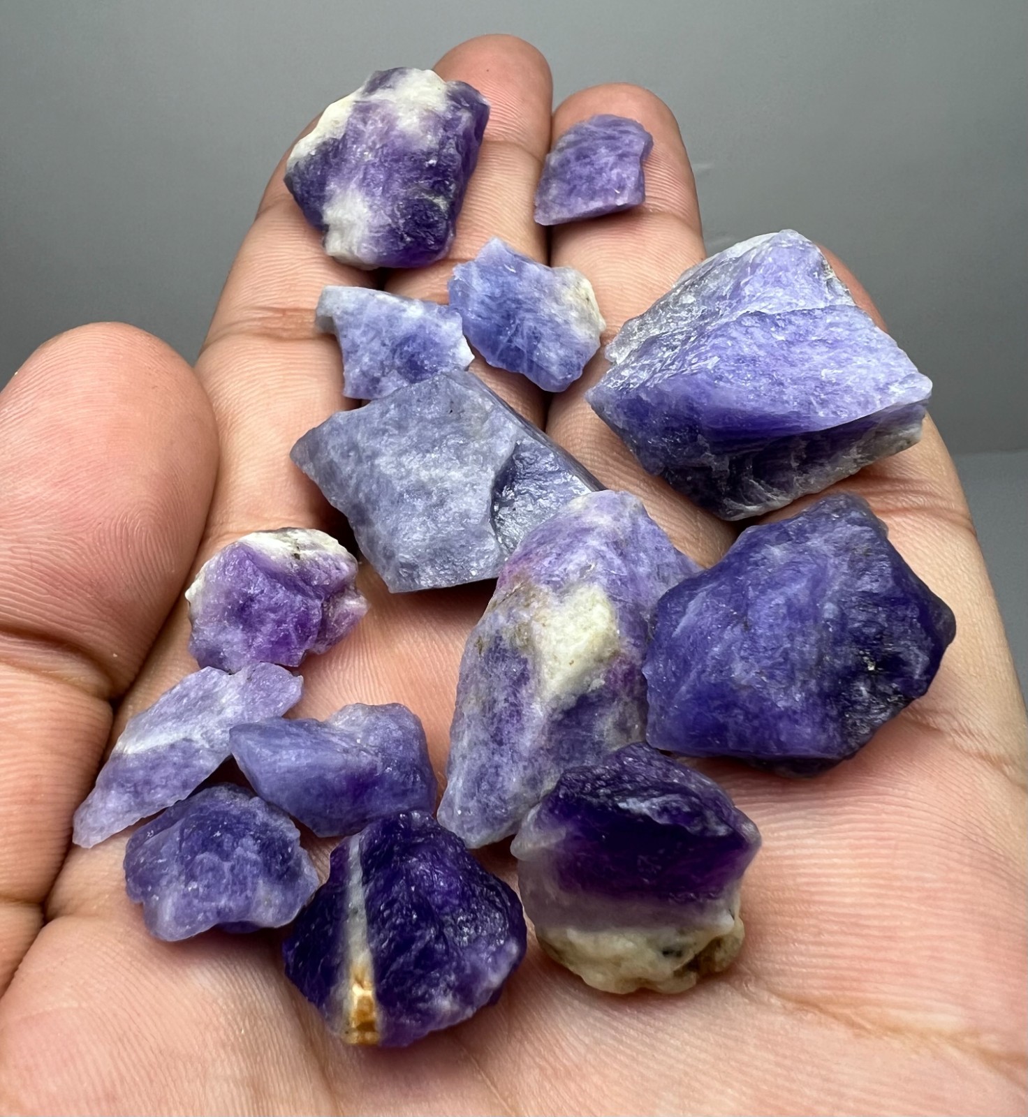 Fluorescent Tenebrescent Hackmanite rough lot from Badakhshan Afghanistan_47 GM Fluorescent Tenebrescent Hackmanite rough lot from Badakhshan Afghanistan_47 GM