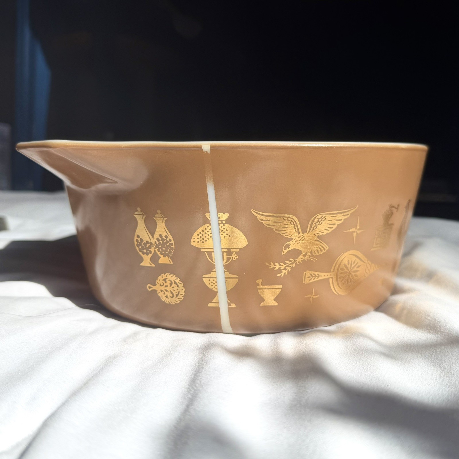 RARE MISPRINT  Vintage Early American Pyrex Cinderella Bowl 2.5 QT Gold 