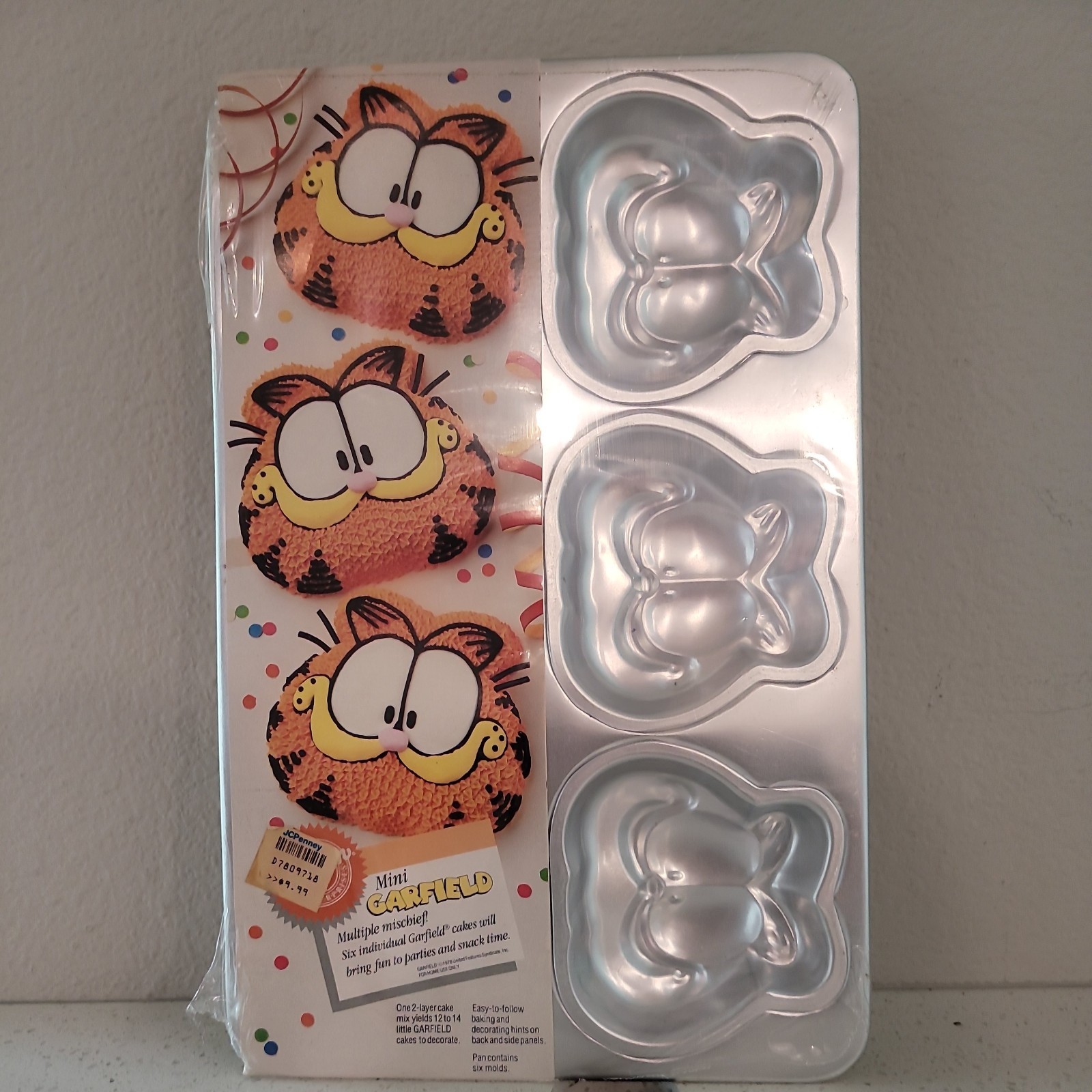 Vintage 1992 Wilton Garfield Face Cake Molds NOS Nostalgia Baking Cartoon Cat
