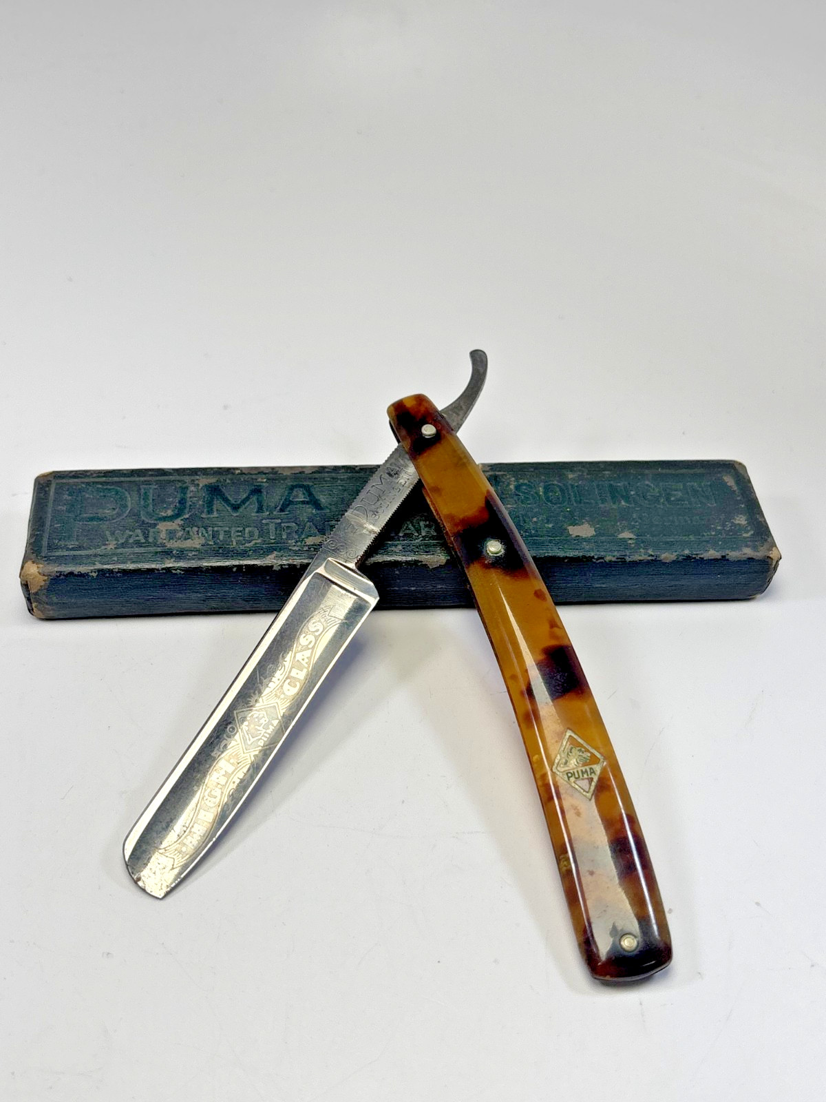 Vintage Puma 91 High Class 13/16 Straight Razor Round Point in CASE Tortiseshell Vintage Puma 91 High Class 13/16 Straight Razor Round Point in CASE Tortiseshell