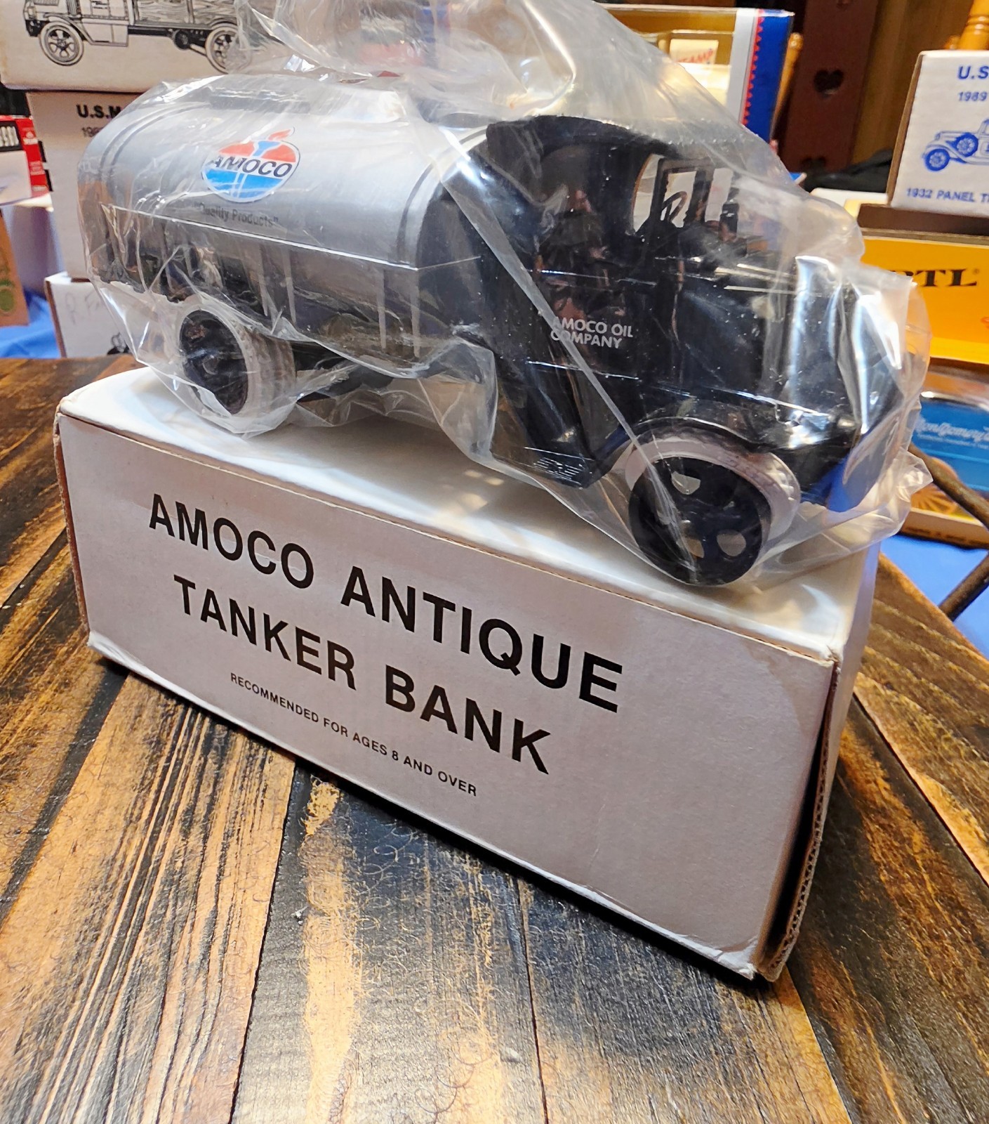 Vintage Amoco Antique Tanker Bank Die-Cast Metal 1926 Mack Tanker Ertl 9447 Oil Vintage Amoco Antique Tanker Bank Die-Cast Metal 1926 Mack Tanker Ertl 9447 Oil