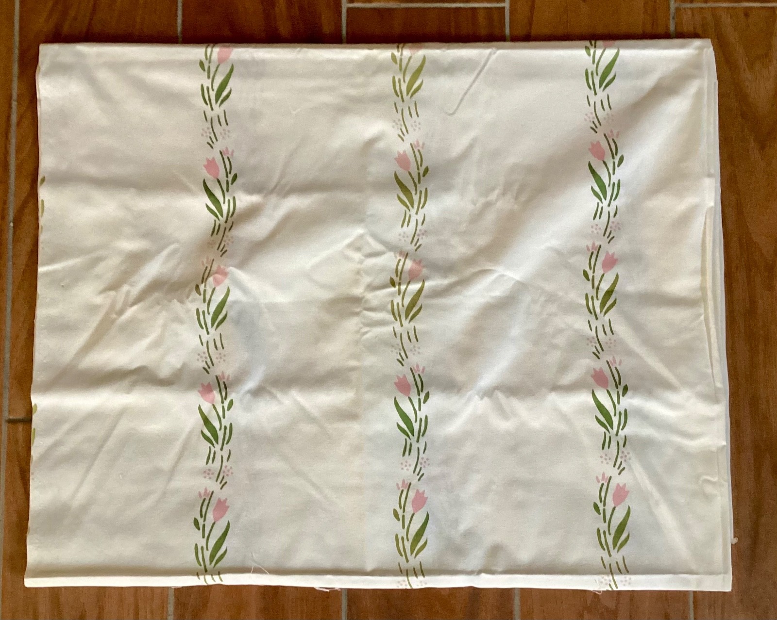 On SALE VTG Laura Ashley Fabric Remnant 2 Y White Pink Tulips floral Cottage On SALE VTG Laura Ashley Fabric Remnant 2 Y White Pink Tulips floral Cottage