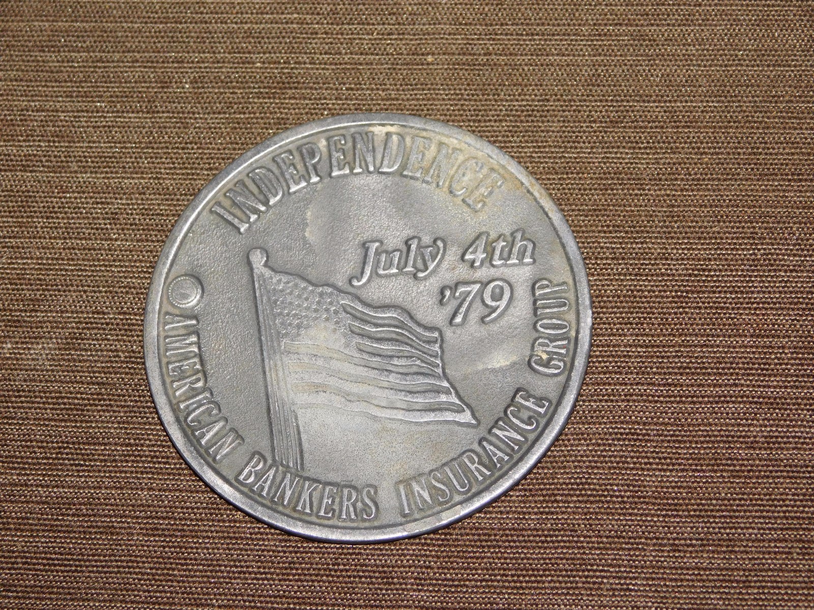 VINTAGE 1979 2 3/4" ACROSS AMERICAN BANKERS INSURANCE GROUP INDEPENDENCE MEDAL VINTAGE 1979 2 3/4" ACROSS AMERICAN BANKERS INSURANCE GROUP INDEPENDENCE MEDAL