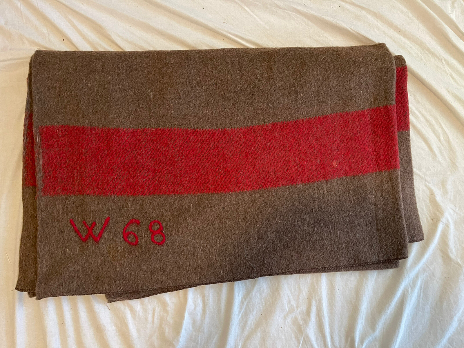 GENUINE SWISS ARMY VINTAGE 100% PURE WOOL BLANKET NEW . GENUINE SWISS ARMY VINTAGE 100% PURE WOOL BLANKET NEW .