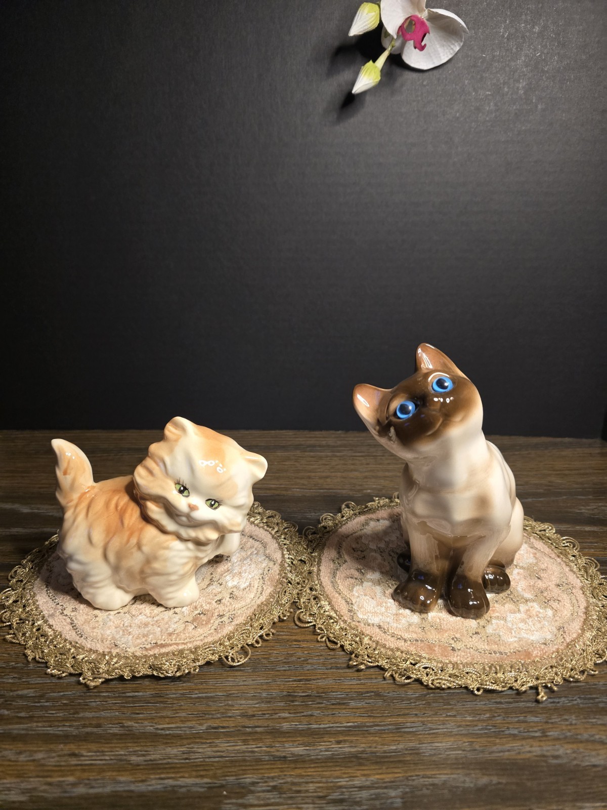 Vintage Ceramic Cat Figurine Lot Retro Siamese & Orange Persian Kitten, Set of 2 Vintage Ceramic Cat Figurine Lot Retro Siamese & Orange Persian Kitten, Set of 2
