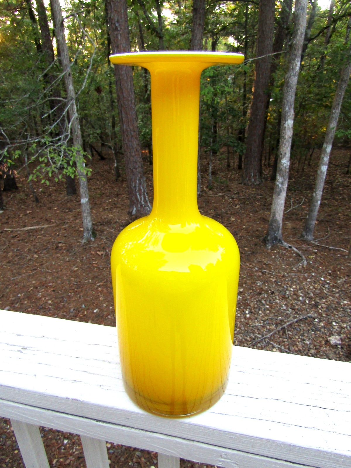 WEST ELM  MCM  / Gulvvase Holmegaard / Yellow Cased TALL GLASS VASE / 15 1/2"