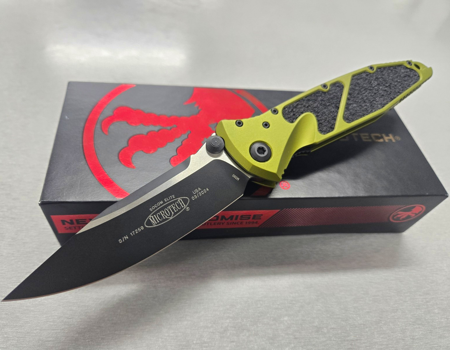 Microtech SOCOM Elite SE OD Green M390 Black Blade Manual Folding Knife Microtech SOCOM Elite SE OD Green M390 Black Blade Manual Folding Knife