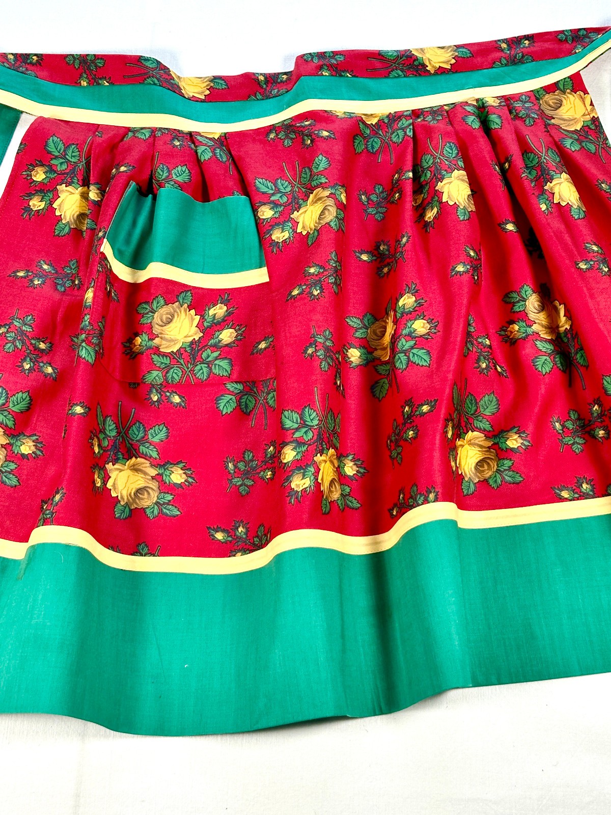 Vintage 1960s Handmade Apron Yellow Roses w/ Bright Red & Green GIFT BOXED Vintage 1960s Handmade Apron Yellow Roses w/ Bright Red & Green GIFT BOXED