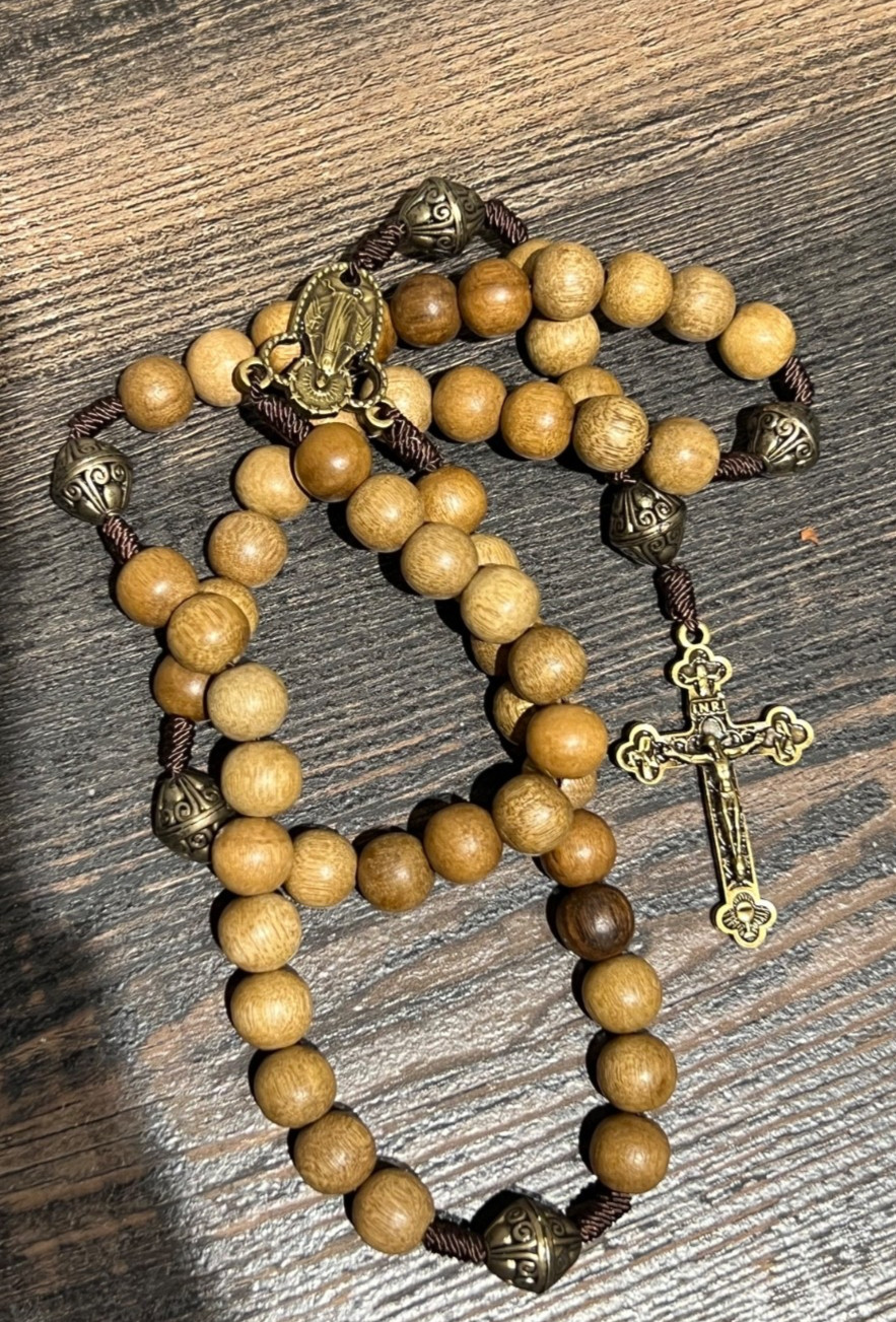 Handmade Brazilian Walnut Wooden Rosary Beads Miraculous Medal Handcrafted Handmade Brazilian Walnut Wooden Rosary Beads Miraculous Medal Handcrafted