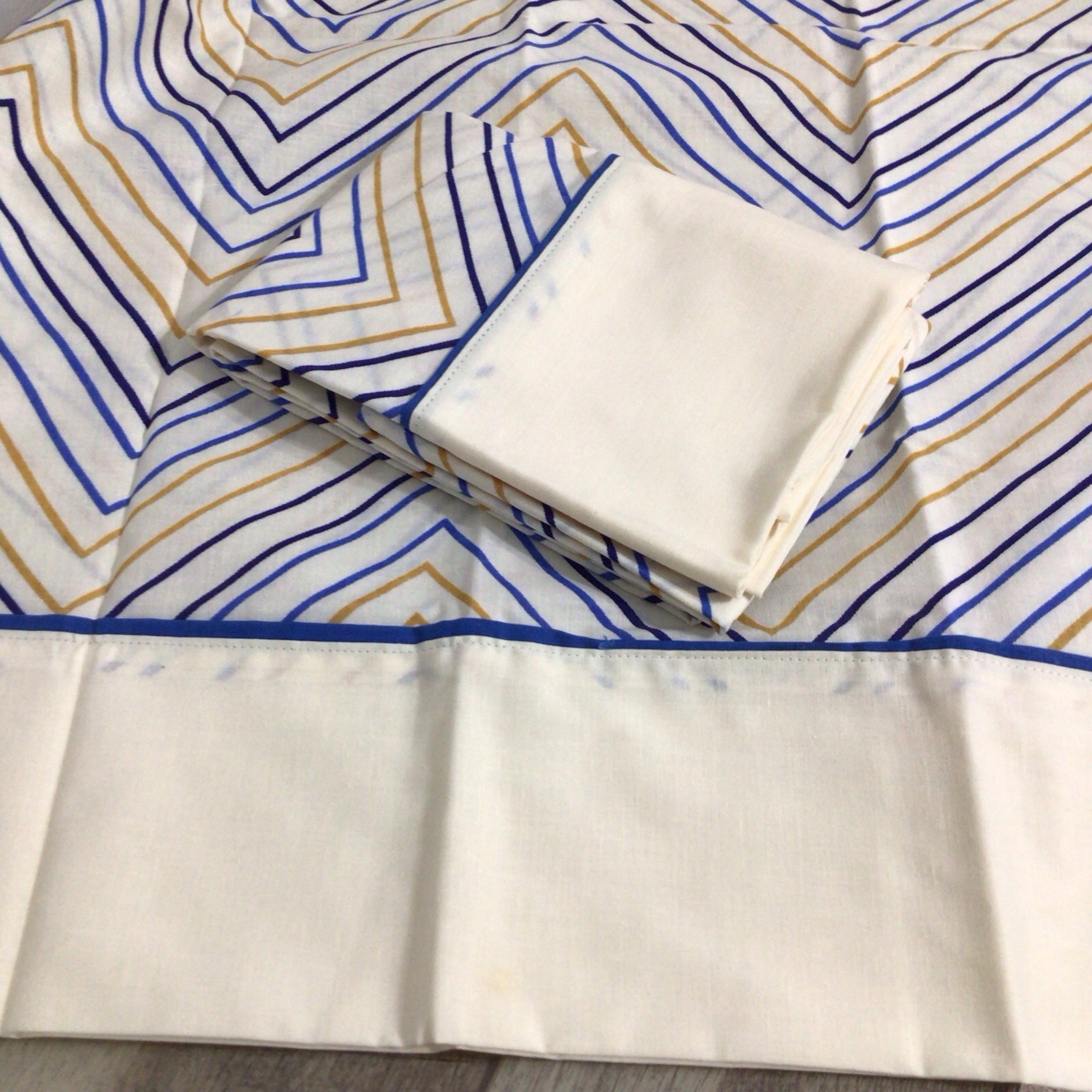Vintage Bibb Pair of King Size Pillowcases Chevron Stripe Design Cotton Blend Vintage Bibb Pair of King Size Pillowcases Chevron Stripe Design Cotton Blend