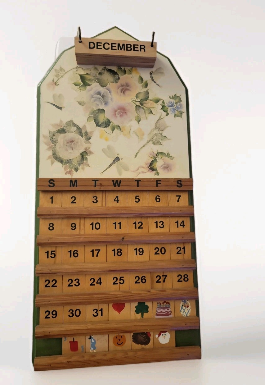 Vintage Perpetual Wooden Calender Wall 90s Floral Ivy Complete Holiday Tiles Vintage Perpetual Wooden Calender Wall 90s Floral Ivy Complete Holiday Tiles