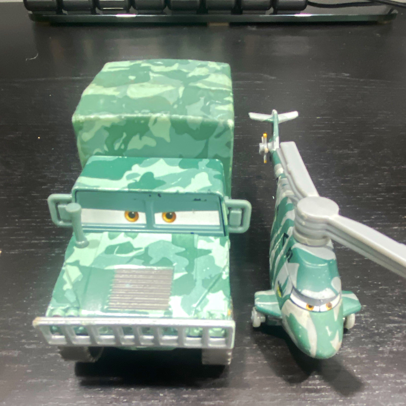 Disney Pixar Cars Camo Military Jeep/Truck & Helicopter Toy Figures