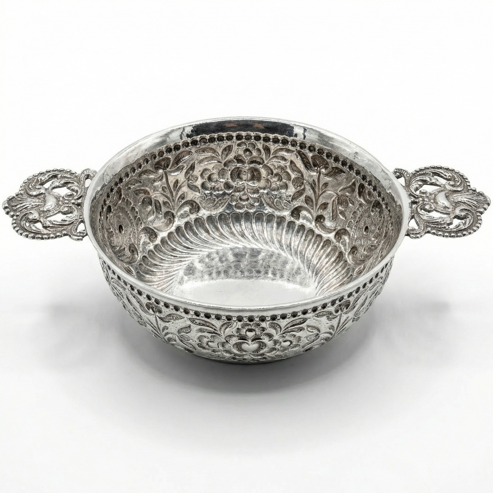 Antique Dutch .934 Silver Brandewijnkom Brandy Bowl Repousse Friesland c.1890 Antique Dutch .934 Silver Brandewijnkom Brandy Bowl Repousse Friesland c.1890