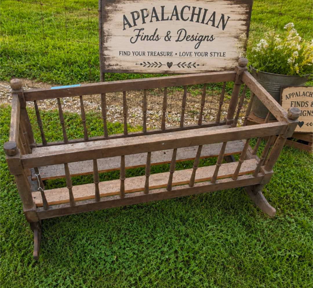 Antique 1700s-1800s Wooden Baby Cradle Crib, Primitive Rare American Walnut Antique 1700s-1800s Wooden Baby Cradle Crib, Primitive Rare American Walnut