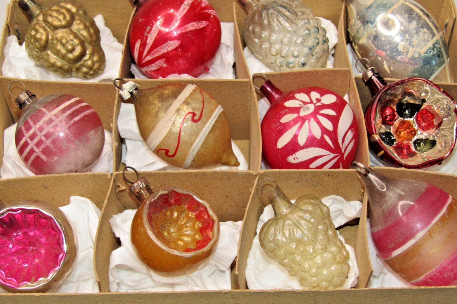 Lot Antique VTG Glass Picture Indent BALL BERRY ACORN Christmas Ornament Germany