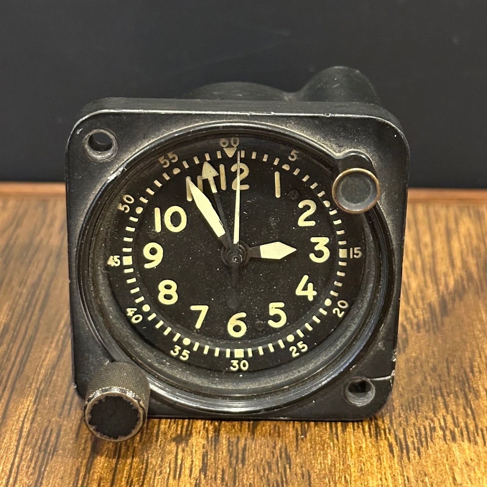 Waltham A-13A-1 Aircraft Clock Mechanical US Military Spec Waltham A-13A-1 Aircraft Clock Mechanical US Military Spec