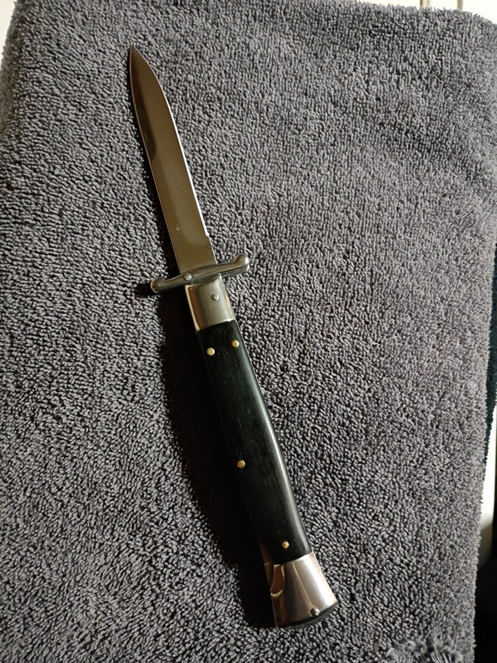 Vintage Italian Manual Swing Guard Knife Vintage Italian Manual Swing Guard Knife