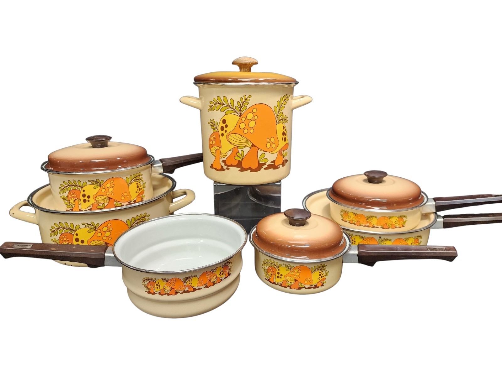 Rare Complete 7 Piece Vtg 70s Sears Merry Mushroom Enamelware Pot/Pan Set Rare Complete 7 Piece Vtg 70s Sears Merry Mushroom Enamelware Pot/Pan Set