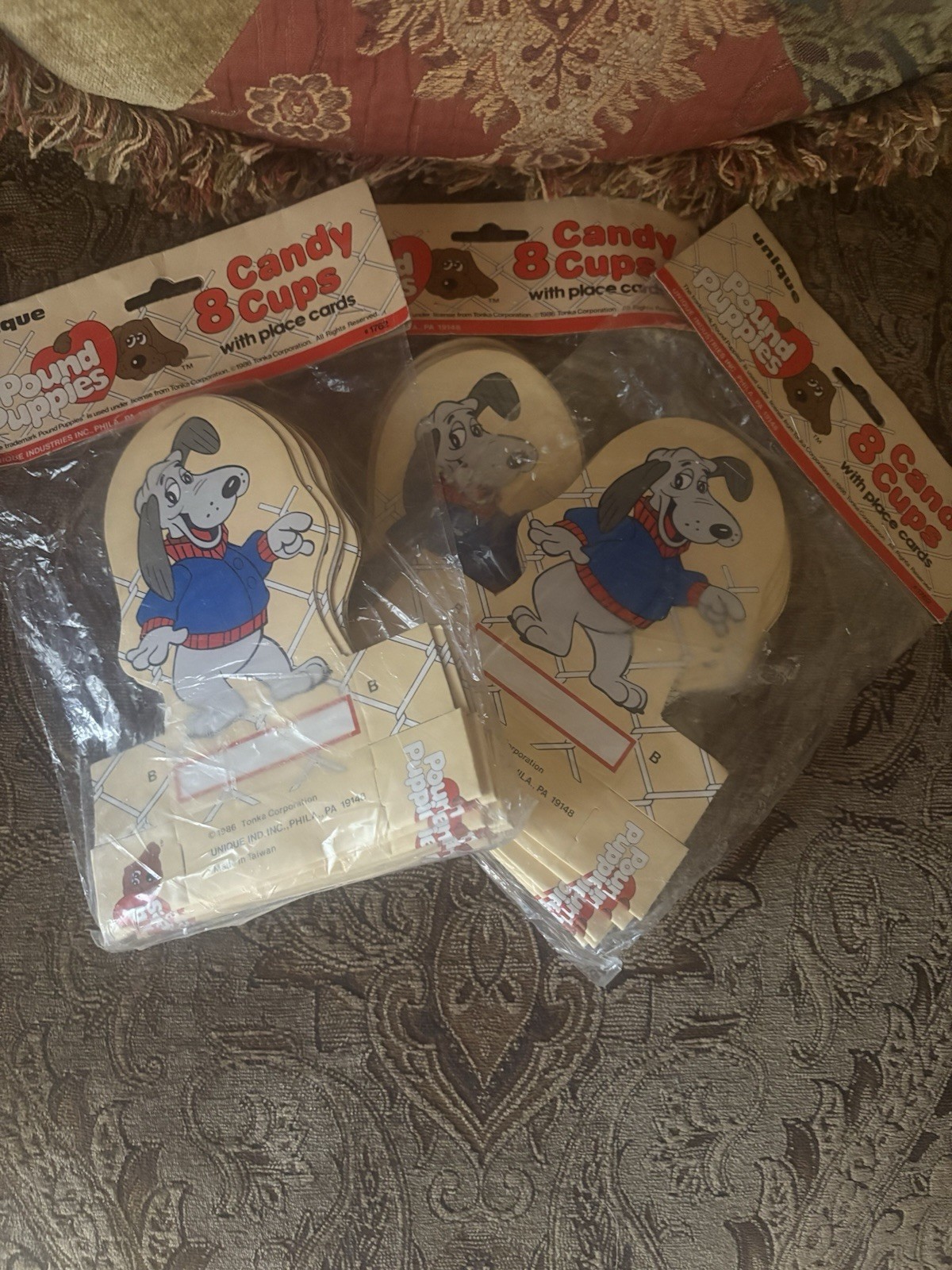 Vintage 1986 pound Puppies 8 paper candy cups/place cards new unopened 3 Packs Vintage 1986 pound Puppies 8 paper candy cups/place cards new unopened 3 Packs