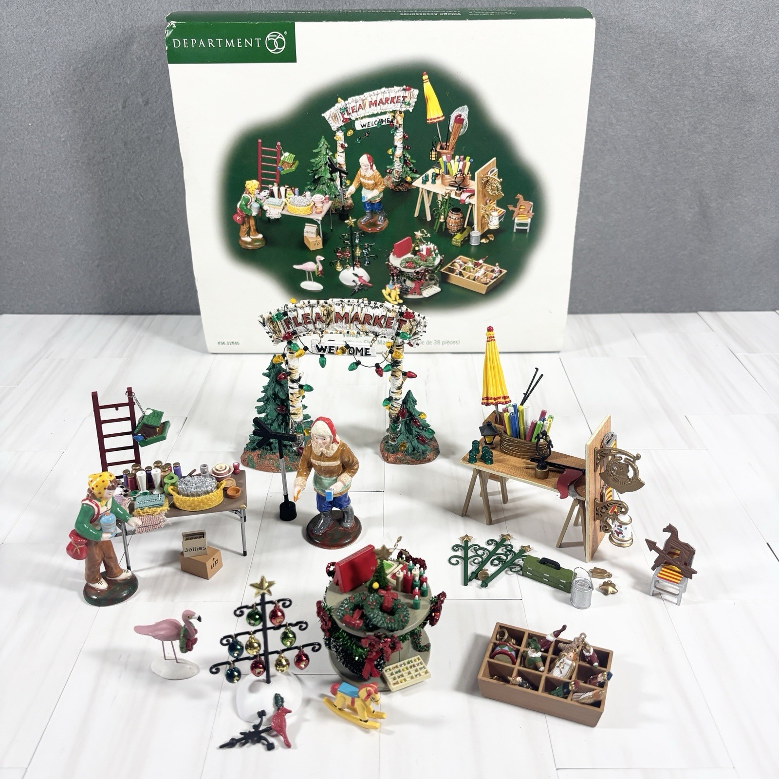 DEPT 56 Village Flea Market Accessories Christmas #56.52945 Figures READ DEPT 56 Village Flea Market Accessories Christmas #56.52945 Figures READ