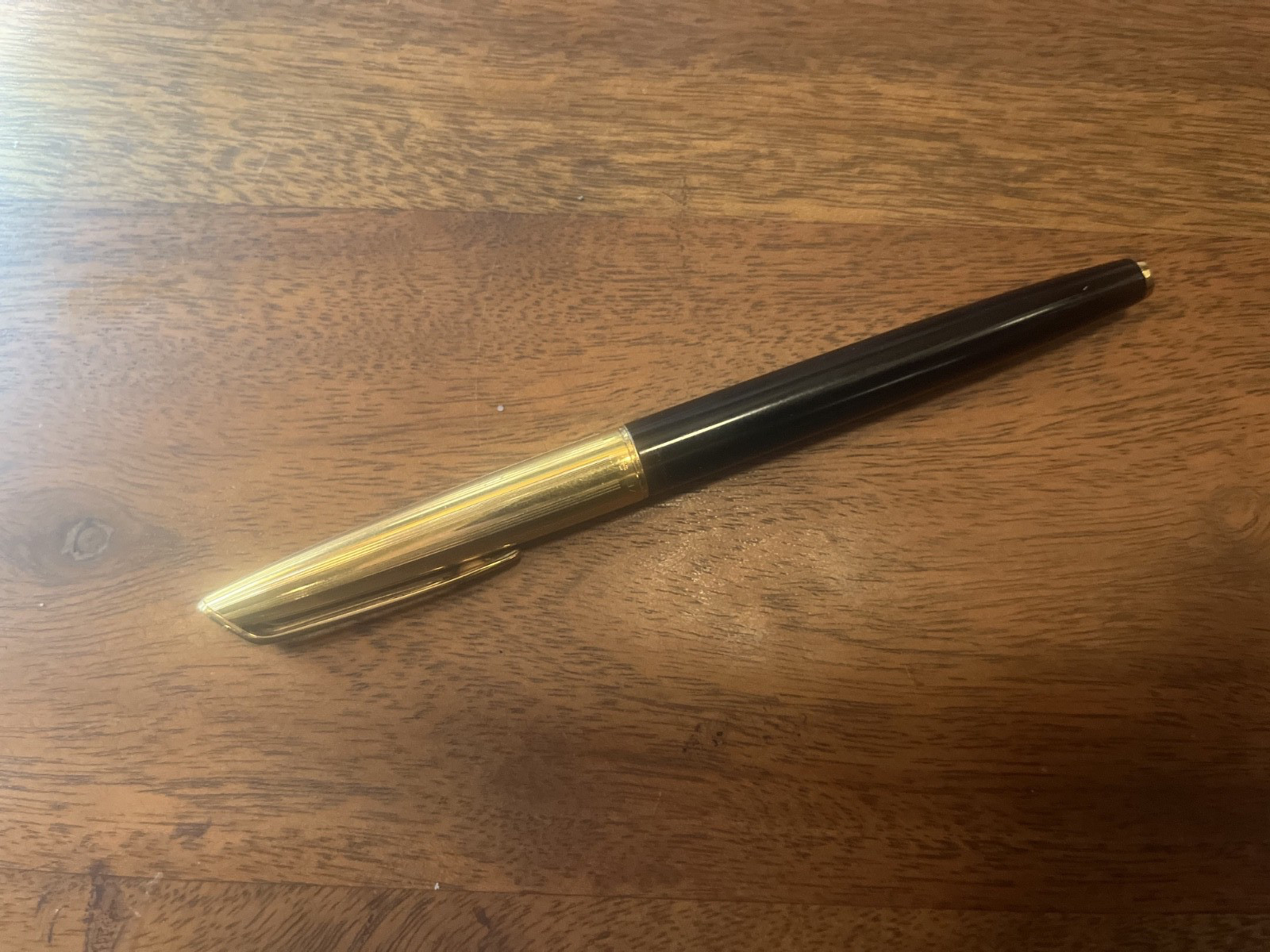 Vintage Waterman C/F Fountain Pen Black & Gold 14KT Gold Nib Excellent Writes Vintage Waterman C/F Fountain Pen Black & Gold 14KT Gold Nib Excellent Writes