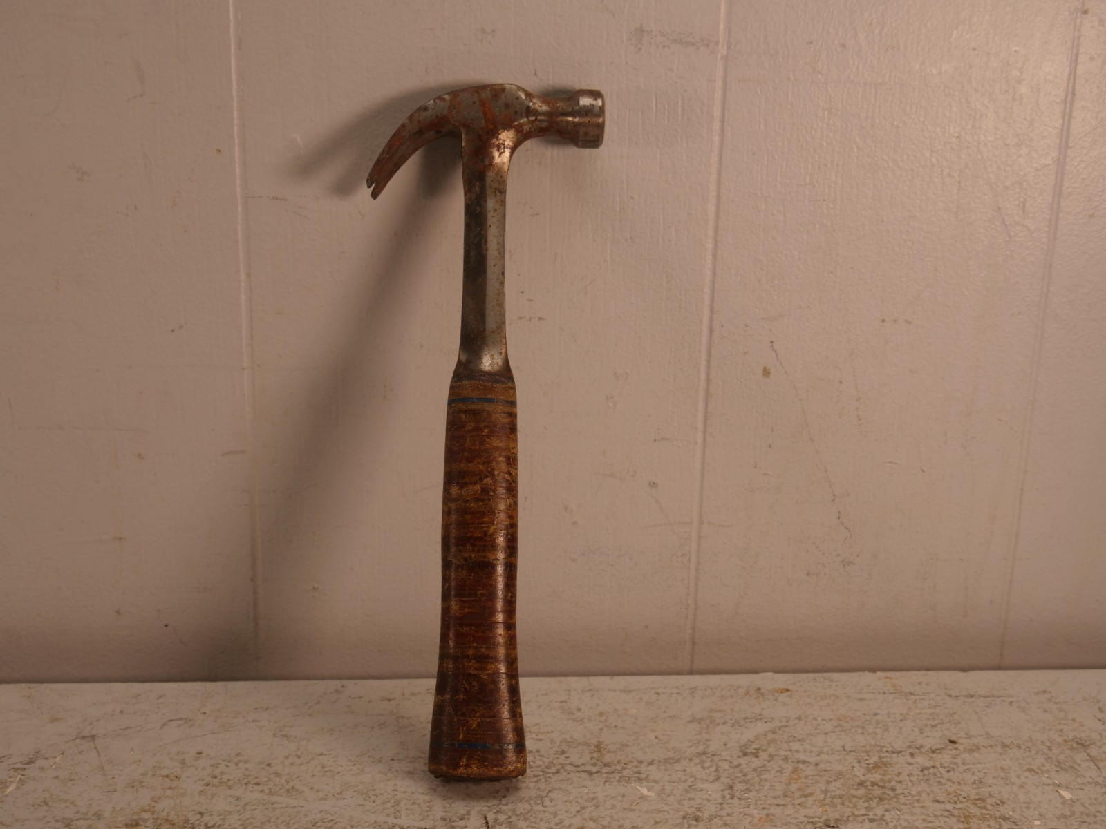 Vintage 1958 Cotter & Co. Chicago Stacked Leather Grip Hammer 16oz (Estwing) Vintage 1958 Cotter & Co. Chicago Stacked Leather Grip Hammer 16oz (Estwing)