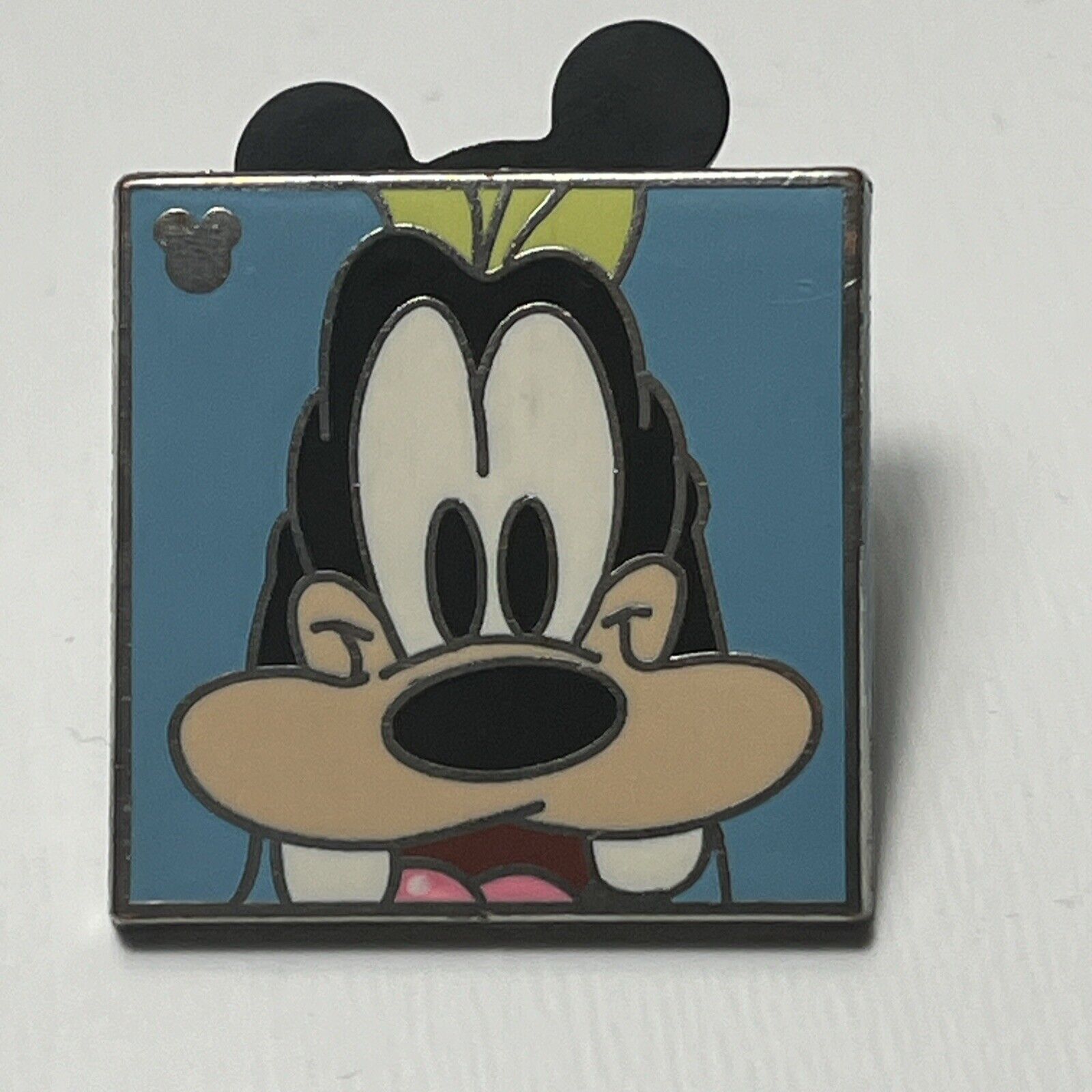 Walt Disney World 2012 Hidden Mickey Pin Goofy