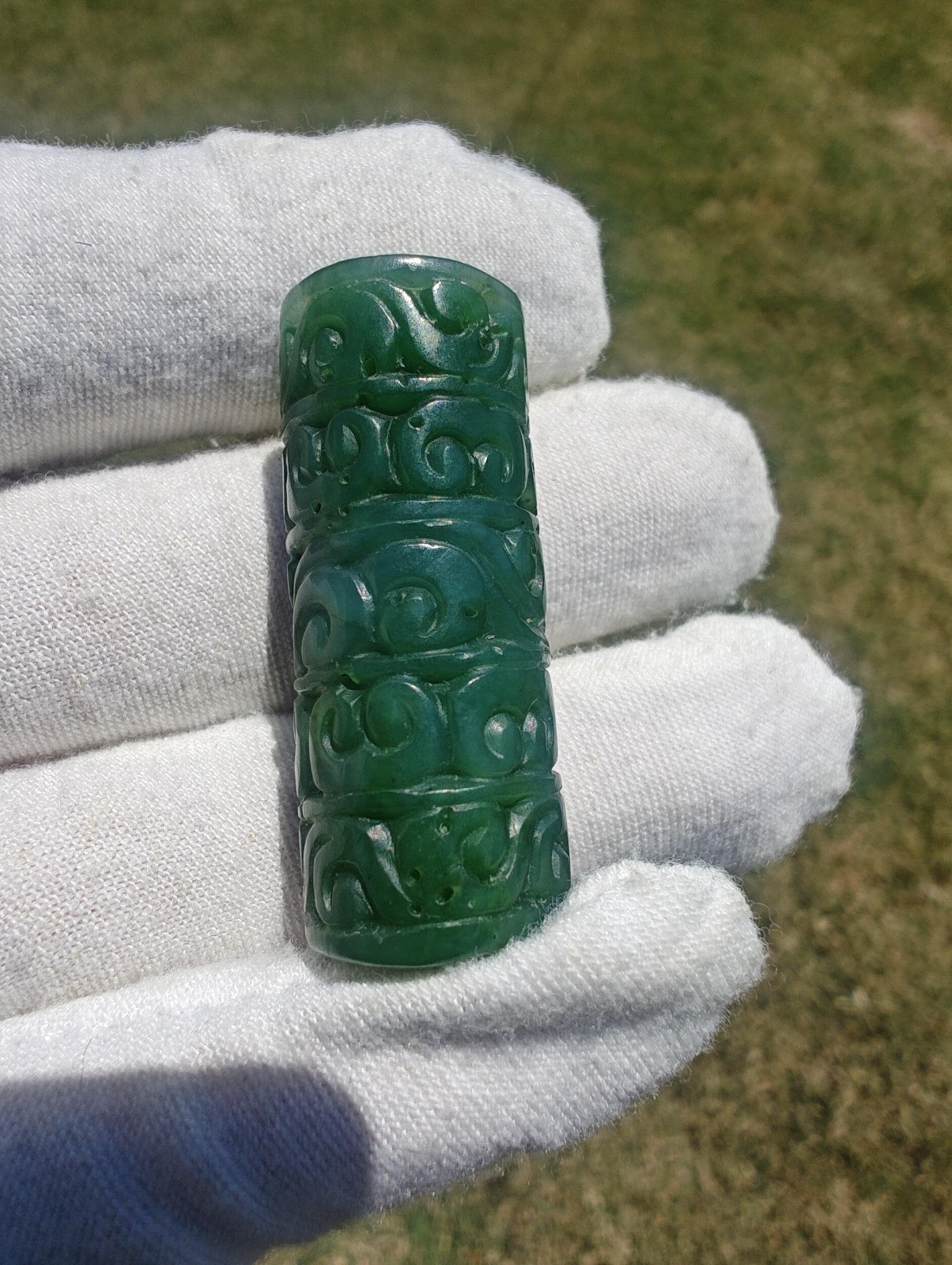 Canadian Spinach Green Nephrite Jade Bangle (66.53mm Horizontal Inner Diameter) Canadian Spinach Green Nephrite Jade Bangle (66.53mm Horizontal Inner Diameter)