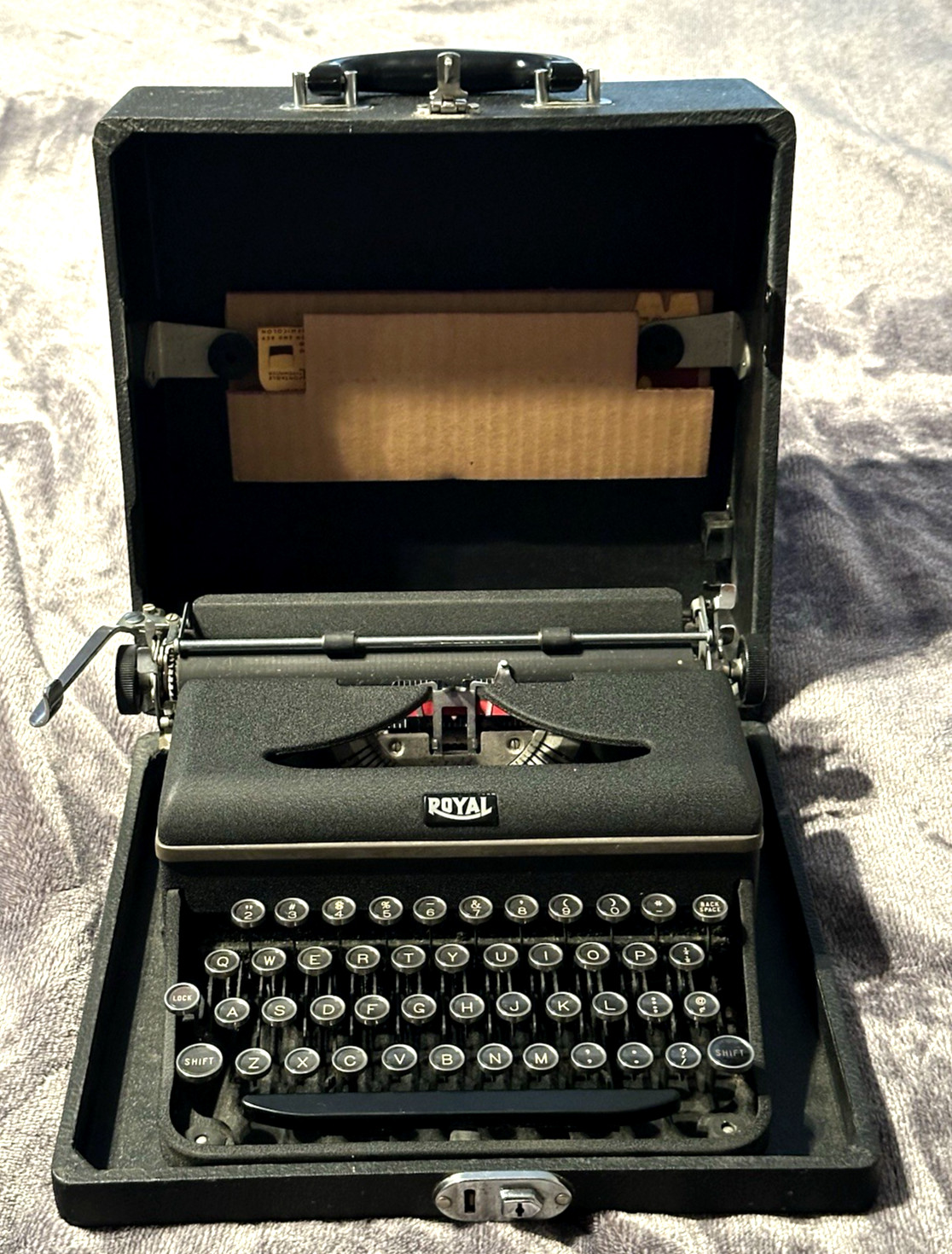 1940s Royal Quiet Deluxe Portable Typewriter W Display Board Case &Key Excellent 1940s Royal Quiet Deluxe Portable Typewriter W Display Board Case &Key Excellent