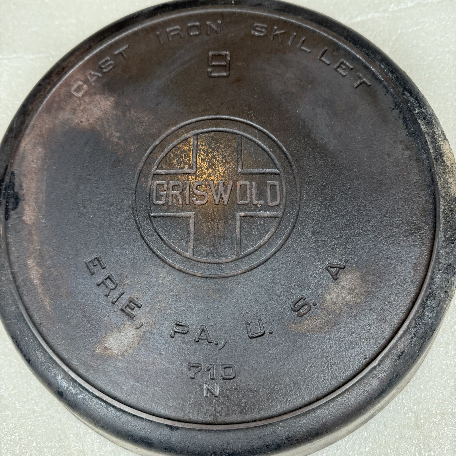 RARE Griswold No.9 Cast Iron Skillet ERIE PA 710 N Heat Ring Block Logo Flaws