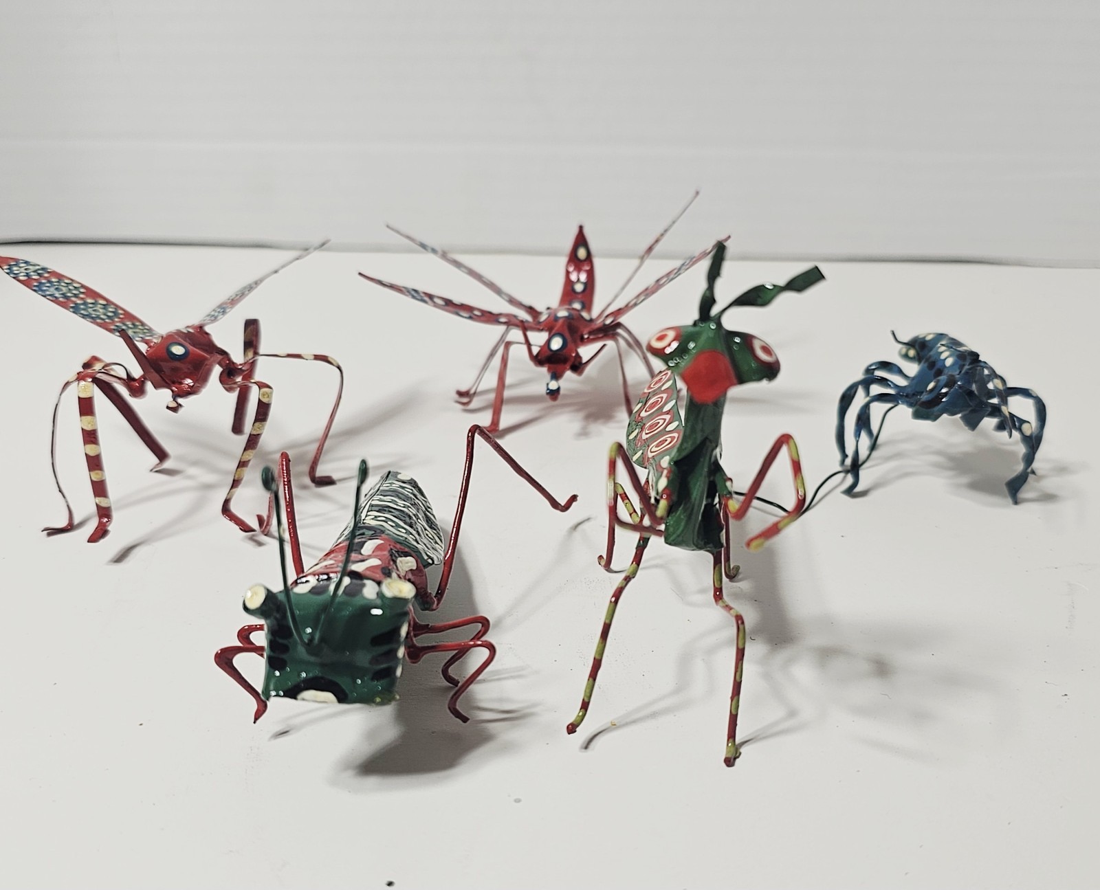 5 Pieces Tin Metal Art Sculptures Grasshoppers Prying Mantis Dragon Flies 4"