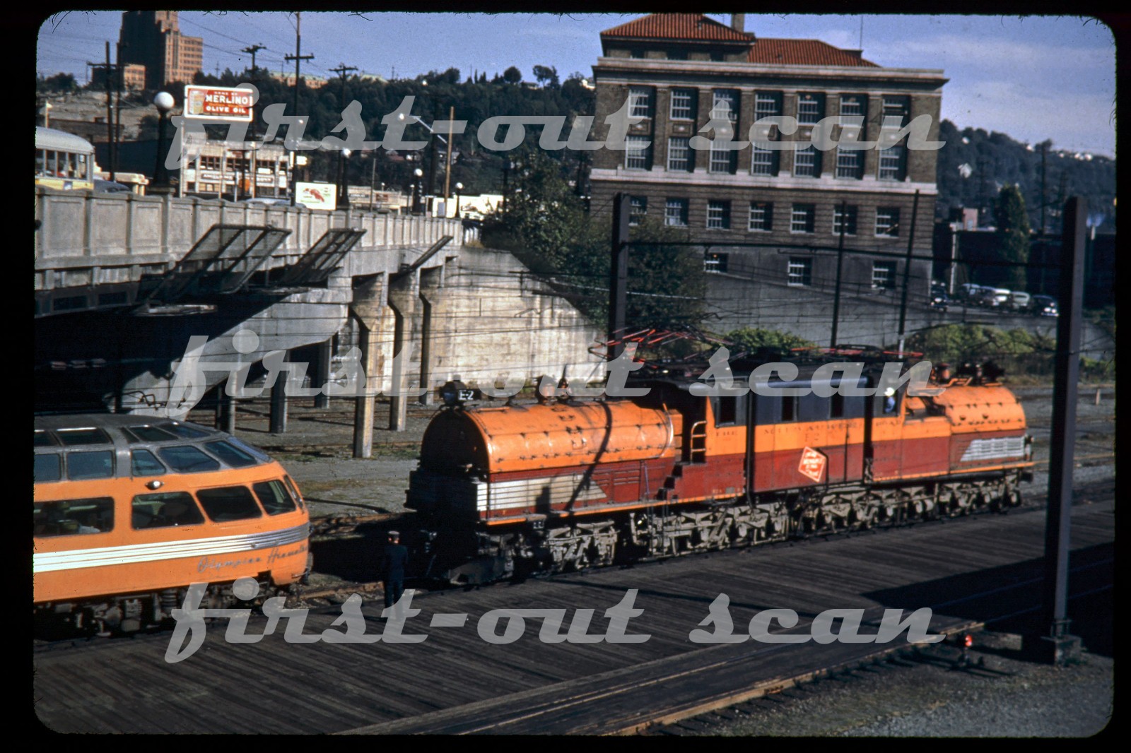 R DUPLICATE SLIDE - Milwaukee Road MILW E-2 Bi-Polar Electric Scn Seattle 1950 R DUPLICATE SLIDE - Milwaukee Road MILW E-2 Bi-Polar Electric Scn Seattle 1950
