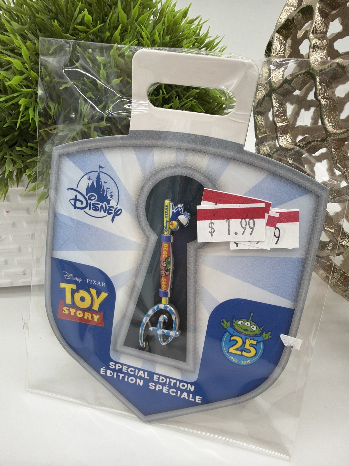 Disney Store Toy Story 25th Anniversary Collectible Key Pin Special Edition Disney Store Toy Story 25th Anniversary Collectible Key Pin Special Edition