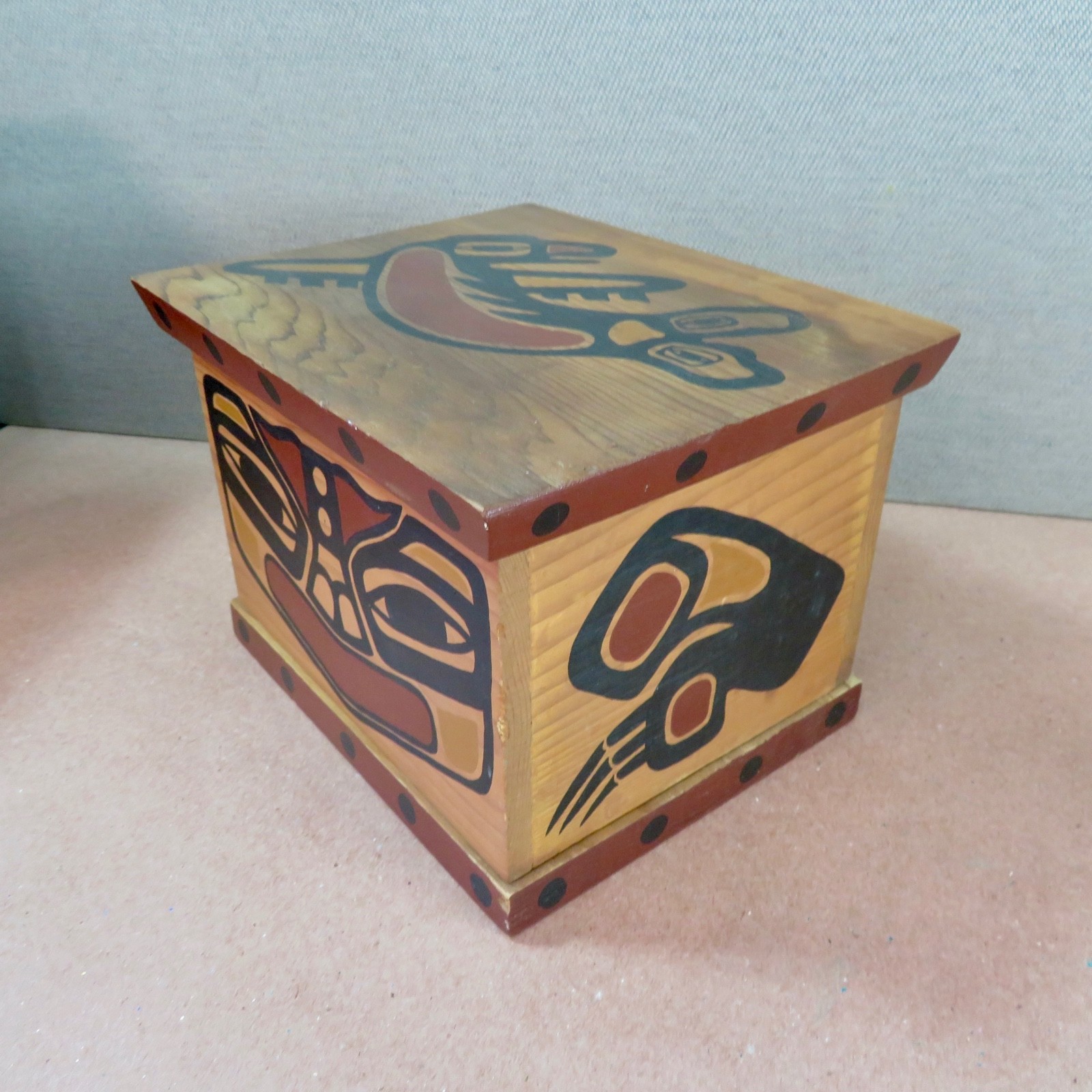Vintage Pacific Northwest Coast Style Painted Cedar Art Box Vintage Pacific Northwest Coast Style Painted Cedar Art Box