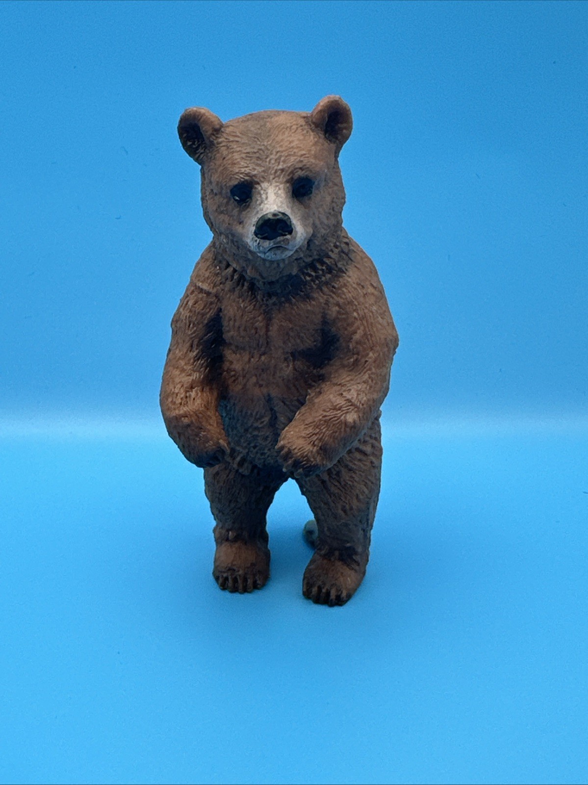 Schleich 2012 14686 Standing Grizzly Bear Brown Retired Plastic Figure Schleich 2012 14686 Standing Grizzly Bear Brown Retired Plastic Figure