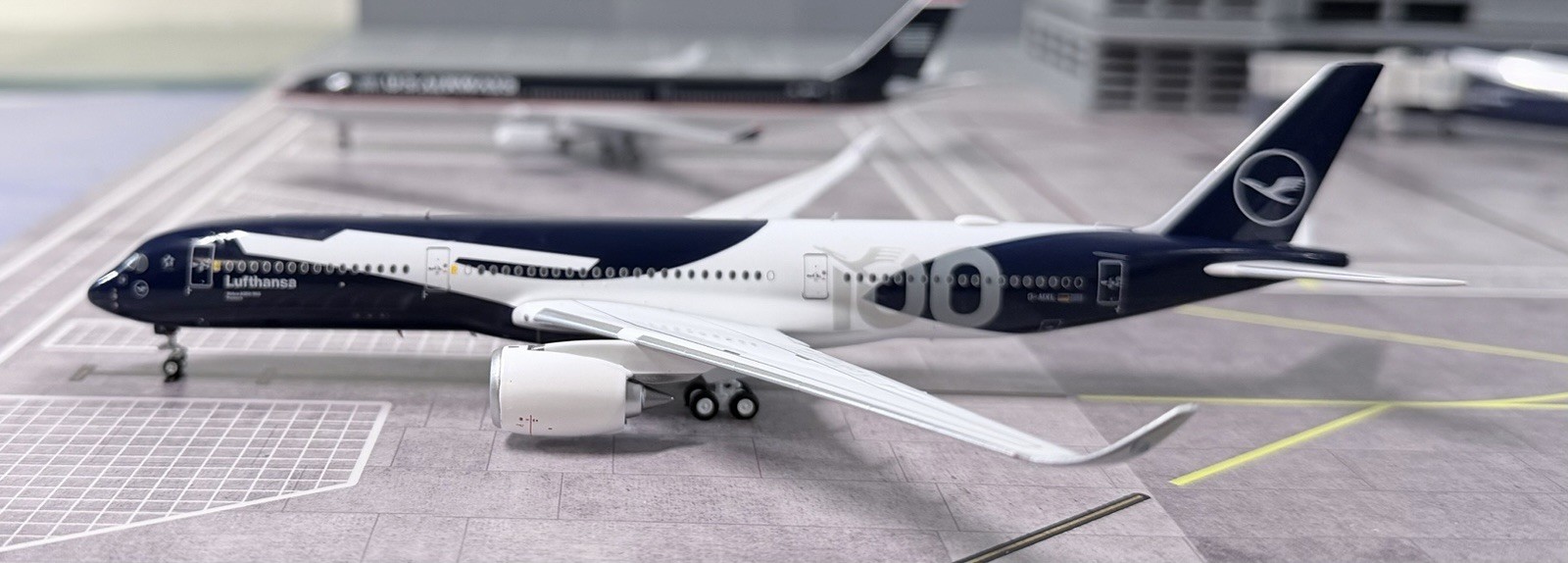 1/400 AeroPolaris Lufthansa A350-900 D-AIXL "100" HA3590013 Diecast Metal Plane