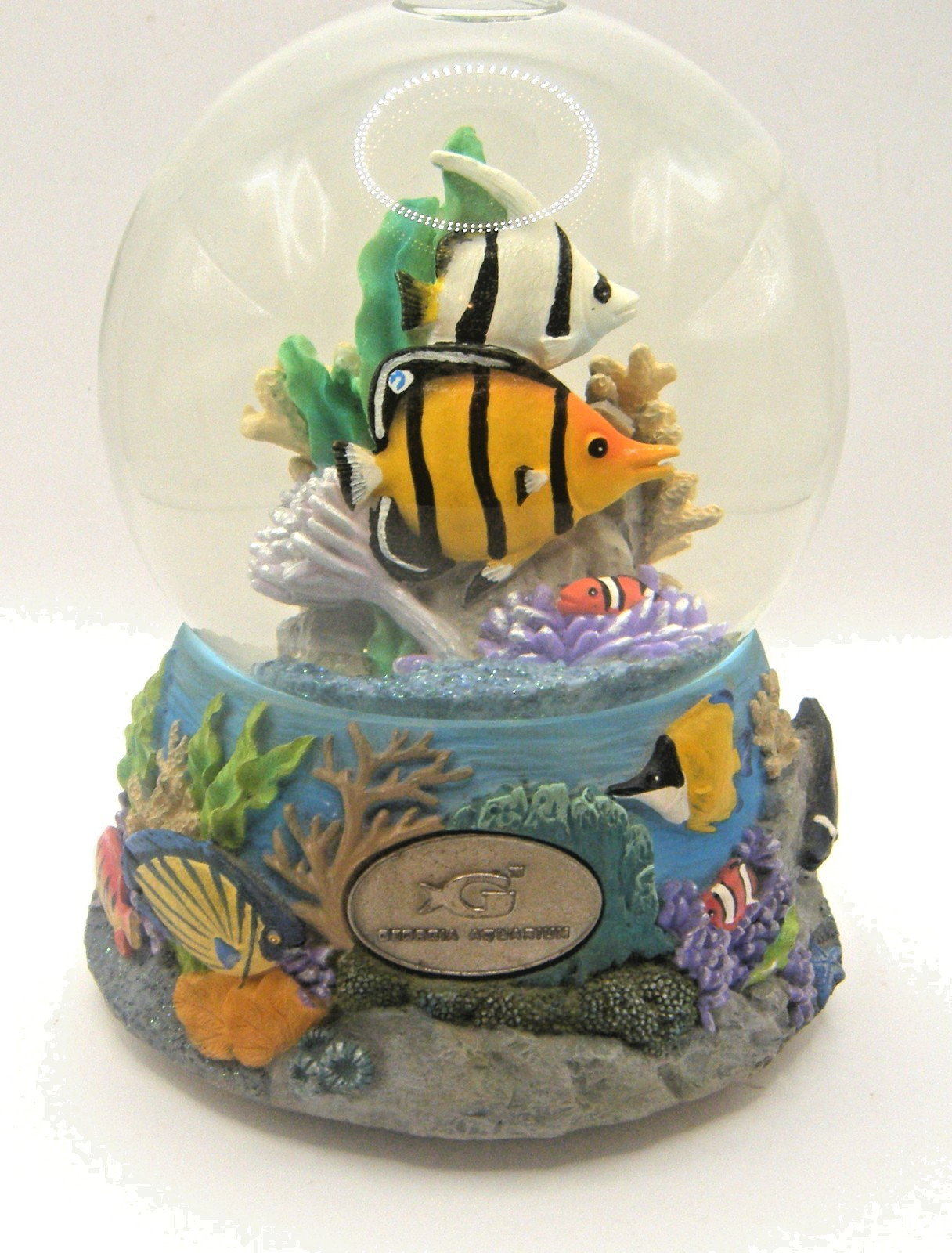 Georgia Aquarium Musical Fish Shaker Snow Globe Fish Swimming in Coral Nemo Georgia Aquarium Musical Fish Shaker Snow Globe Fish Swimming in Coral Nemo