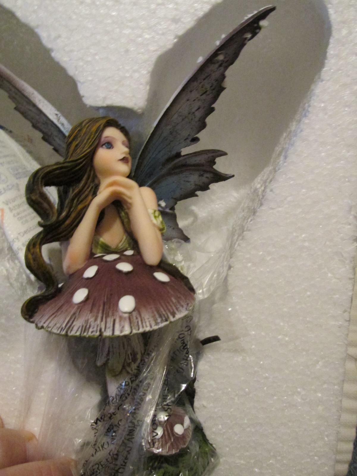 Pacific Giftware Fairyland Fairy girl with Toadstool Figurine NEW IN BOX 9734