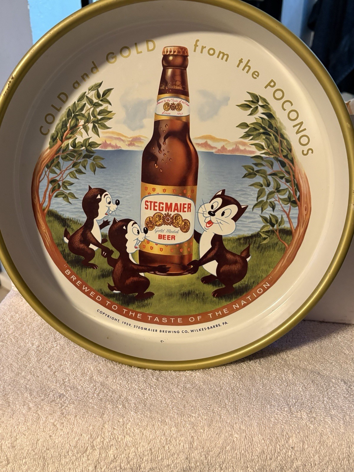 STEGMAIER BREWING CHIPMUNKS COLD AND GOLD 13-INCH METAL BEER TRAY. PENNSYLVANIA STEGMAIER BREWING CHIPMUNKS COLD AND GOLD 13-INCH METAL BEER TRAY. PENNSYLVANIA