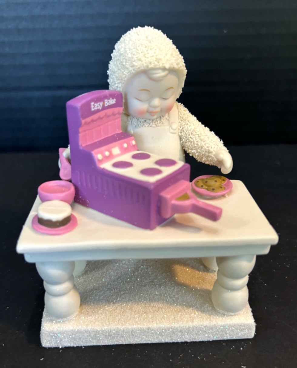 Vintage Dept. 56 Snowbabies - Easy Baker - Hasbro - NWB - 4.5x5.5 “ Vintage Dept. 56 Snowbabies - Easy Baker - Hasbro - NWB - 4.5x5.5 “