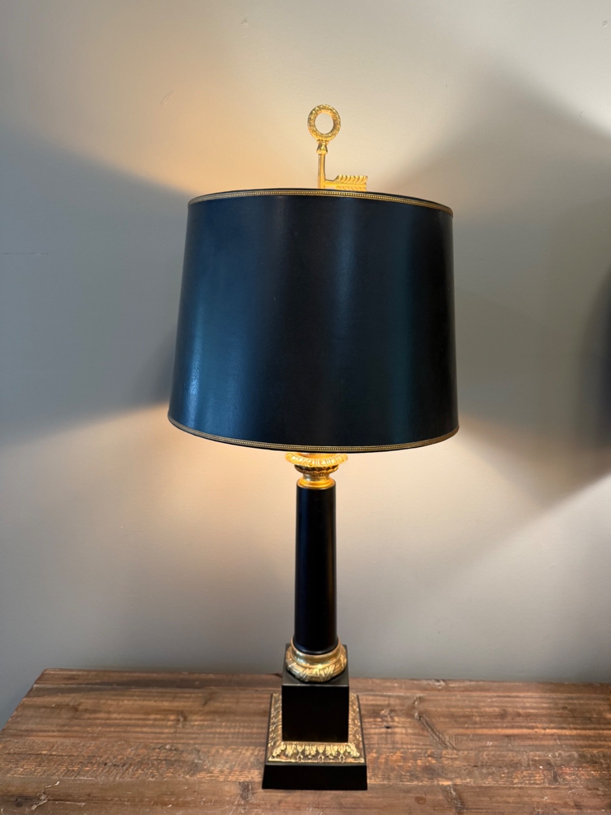 Vintage Neo Classical Column lamp by Warren Kessler w original shade excellent Vintage Neo Classical Column lamp by Warren Kessler w original shade excellent