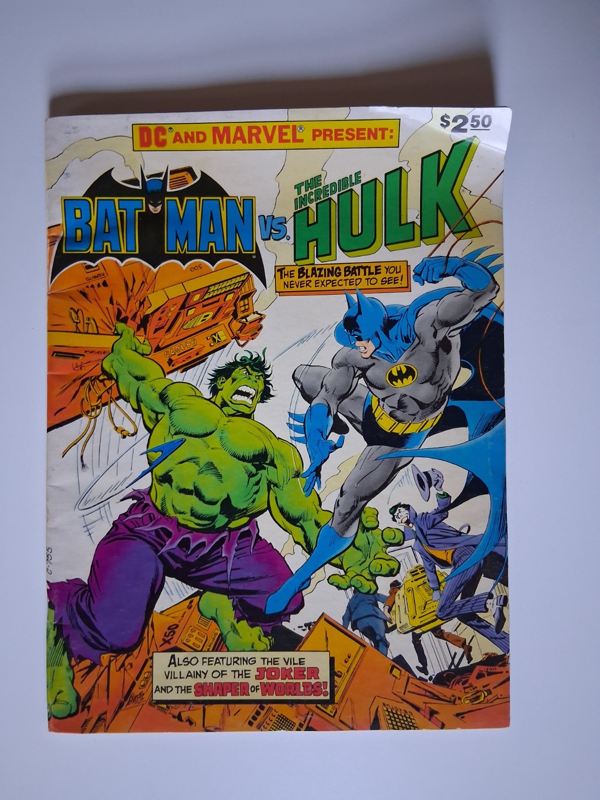 Batman vs The Incredible Hulk DC Marvel Treasury Edition 1981 see pics. Batman vs The Incredible Hulk DC Marvel Treasury Edition 1981 see pics.