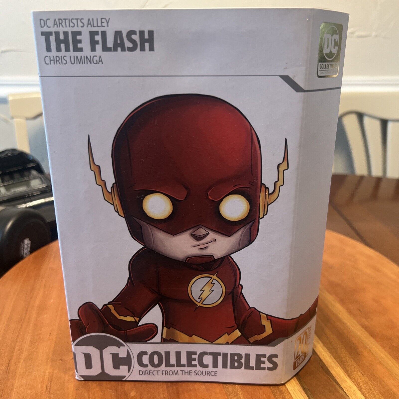 DC Collectibles DC Artists Alley: The Flash by Chris Uminga Designer Vinyl Fig.