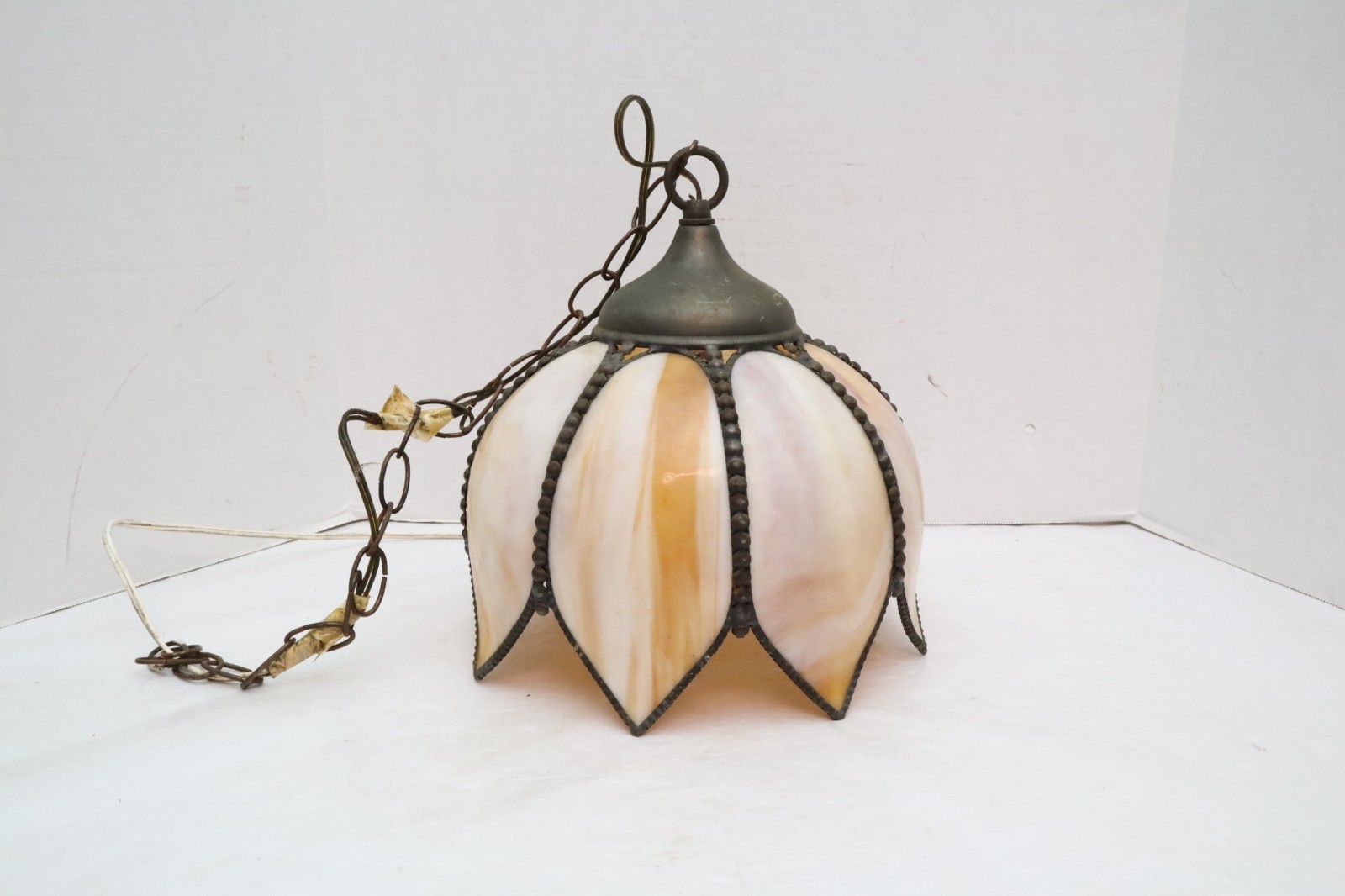 Vintage MCM Carmel Slag Glass Hanging TULIP Pendant Swag Lamp Pendant Fixture- Vintage MCM Carmel Slag Glass Hanging TULIP Pendant Swag Lamp Pendant Fixture-