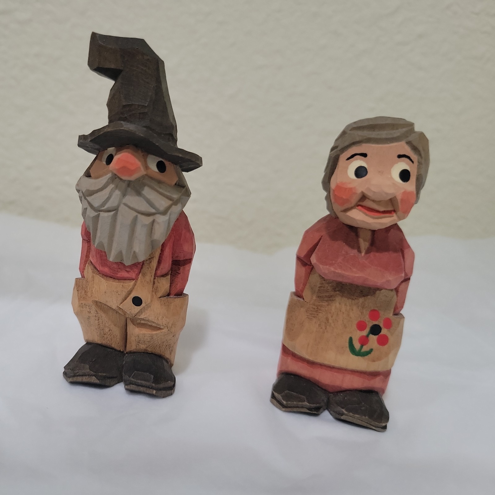 Hand Carved & Painted Wooden 90s Vintage Appalachian Couple Signed RW On Side.