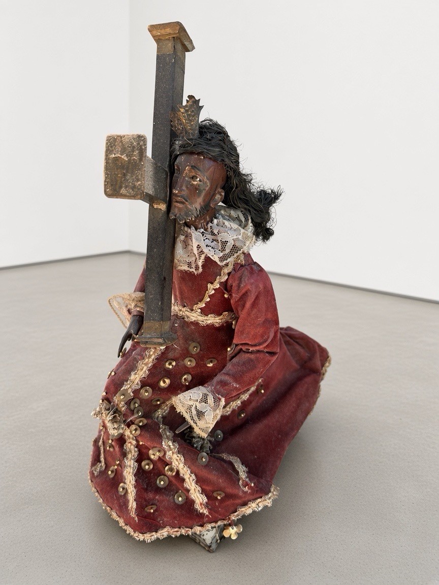 Antique Black Nazarene Wood Jesus Nazareno Santos Figure Carrying Cross READ Antique Black Nazarene Wood Jesus Nazareno Santos Figure Carrying Cross READ